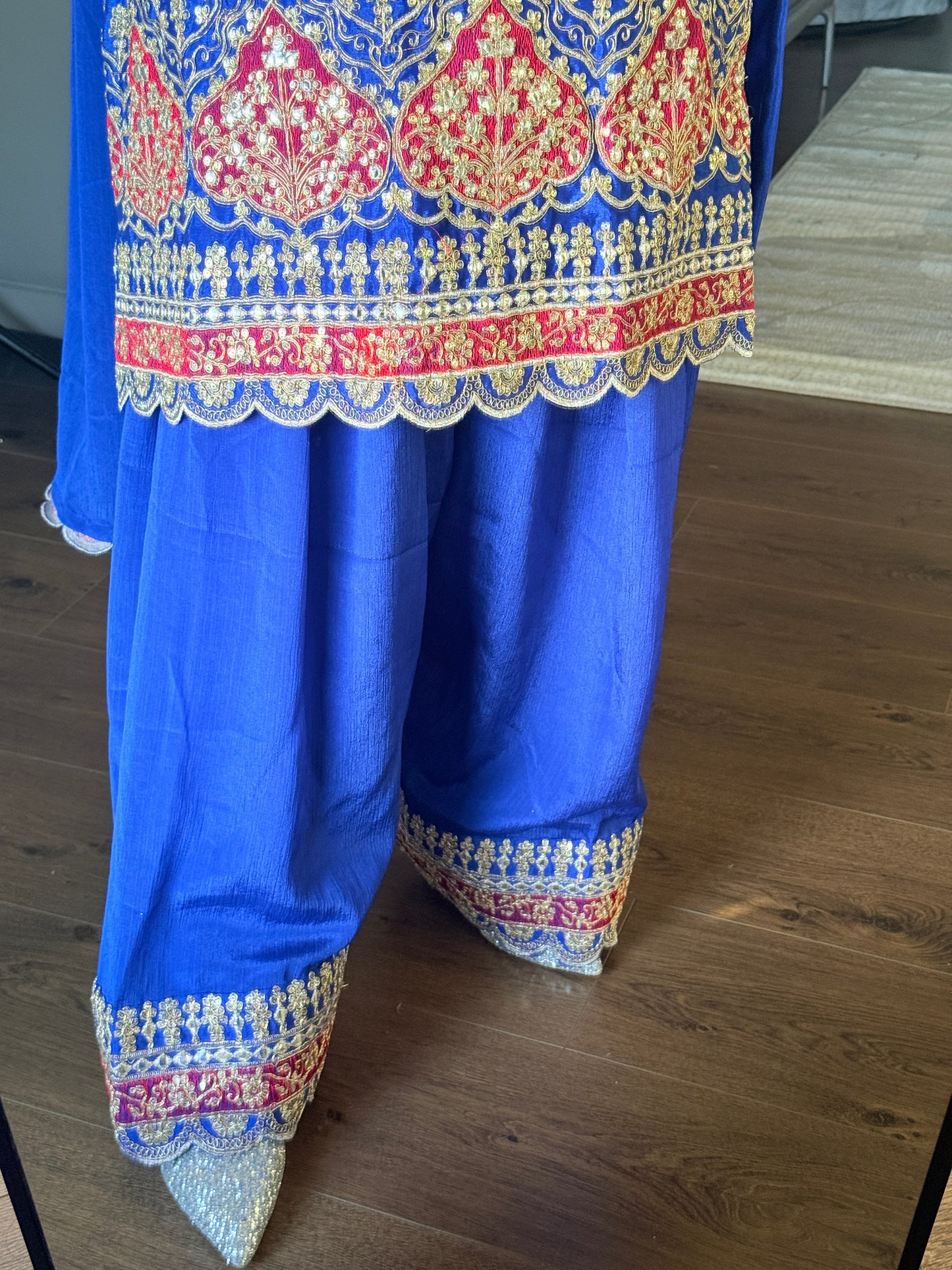 The “SHAHI FARSHI” Set